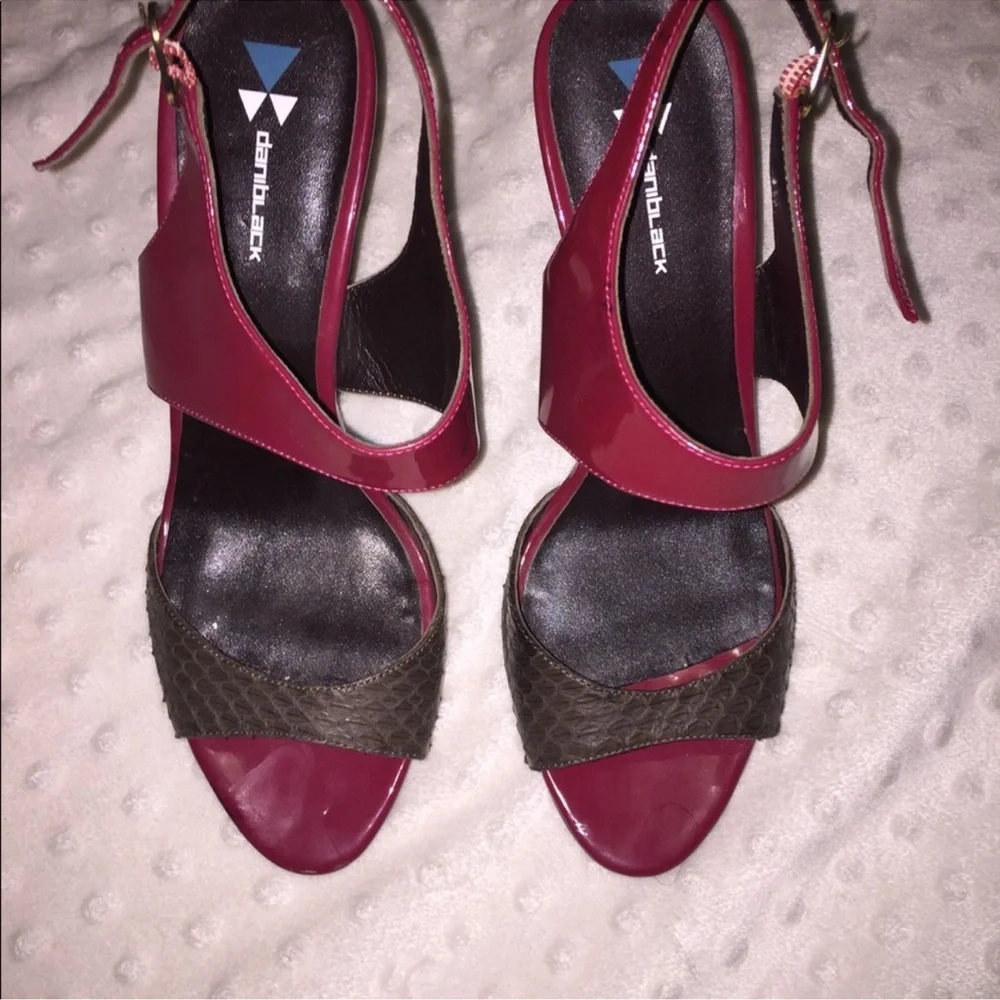 Sandals - Picture 2 of 3